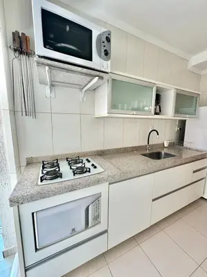 A cozinha ou kitchenette de Achei Itapema • Dona Nina Residencial, R.255