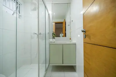 Uma casa de banho em Achei Itapema • Dona Nina Residencial, R.255