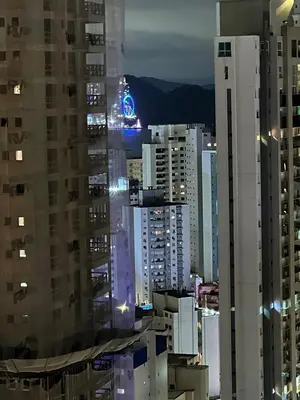 Uma vista geral de Balneário Camboriú ou a vista da cidade a partir do apartamento
