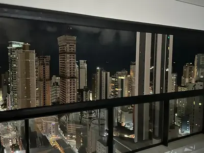 Uma vista geral de Balneário Camboriú ou a vista da cidade a partir do apartamento