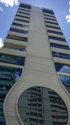O edifício onde o apartamento está situado