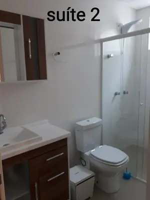 Uma casa de banho em apartamento 3 suítes confortável em itapema