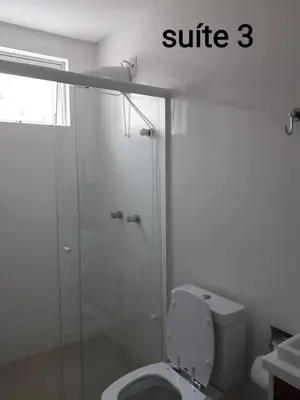 Uma casa de banho em apartamento 3 suítes confortável em itapema