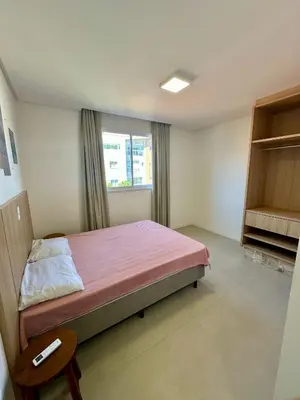 Uma cama ou camas num quarto em Lindo apartamento 150 metros do mar 2 quartos Nassau