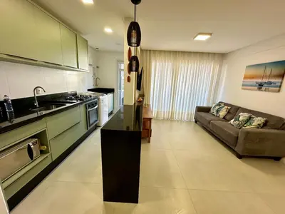 A cozinha ou kitchenette de Lindo apartamento 150 metros do mar 2 quartos Nassau