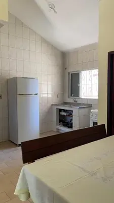 A cozinha ou kitchenette de Residencial 50m da praia de Bombas