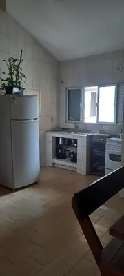 A cozinha ou kitchenette de Residencial 50m da praia de Bombas