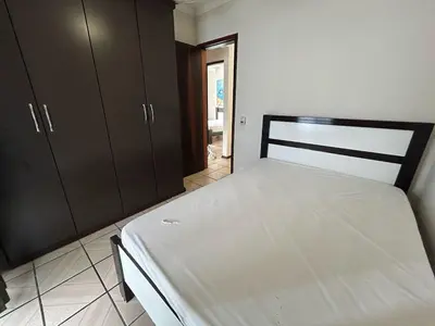Uma cama ou camas num quarto em Cobertura quadra MAR em Meia Praia - 100m do mar