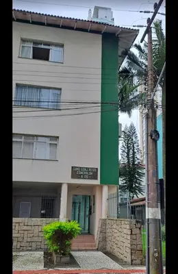 O edifício onde o apartamento está situado