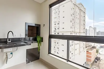 Uma vista geral de Perequê ou a vista da cidade a partir do apartamento