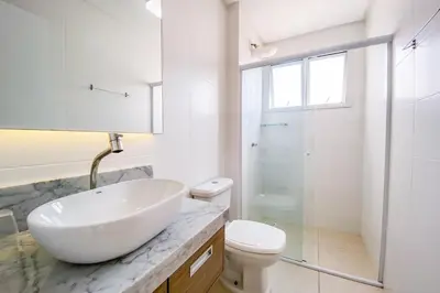 Uma casa de banho em Amplo apto com vista para o mar na praia! 0214