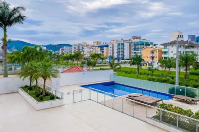 A piscina em ou perto de Apto Luxuoso com 3 Suítes - 0312
