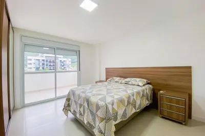 Uma cama ou camas num quarto em Apto Luxuoso com 3 Suítes - 0312