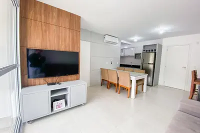 A cozinha ou kitchenette de Apto amplo de 3 dormitórios próximo da praia - 0222