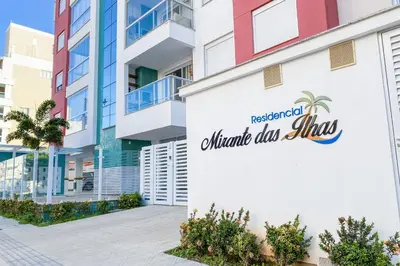 O edifício onde o apartamento está situado