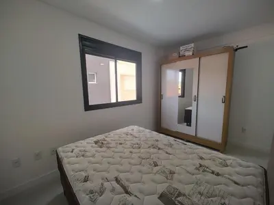 Uma cama ou camas num quarto em Apto 290m da Praia de Palmas - 0327