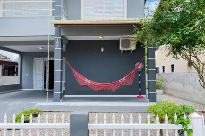 O edifício onde o apartamento está situado