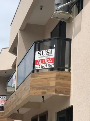 O edifício onde o apartamento está situado