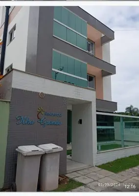 O edifício onde o apartamento está situado