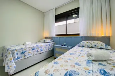 Uma cama ou camas num quarto em Apto Charmoso com 2 Quartos sendo 1 Suíte - 0403