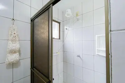 Uma casa de banho em Praia de Palmas, Ampla Casa Piscina Privativa - 0404