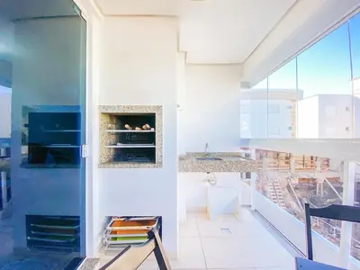 A cozinha ou kitchenette de Praia de Palmas 300m do Mar na Avenida - 0414