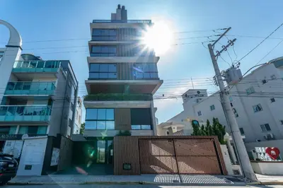 O edifício onde o apartamento está situado