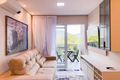 Uma área de estar em Apartamento novo em residencial com piscina - 0420