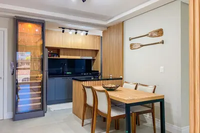 A cozinha ou kitchenette de Apto novo há poucos metros do mar em Palmas - 0424