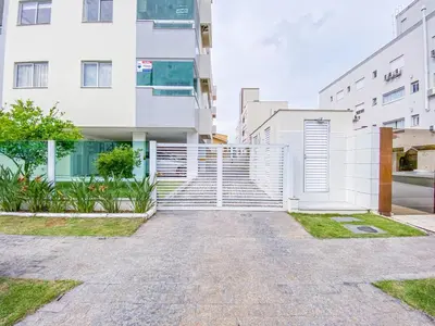O edifício onde o apartamento está situado