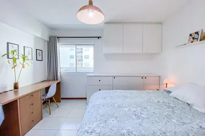 Uma cama ou camas num quarto em Apto 2 Dorm sendo 1 suíte - 0428