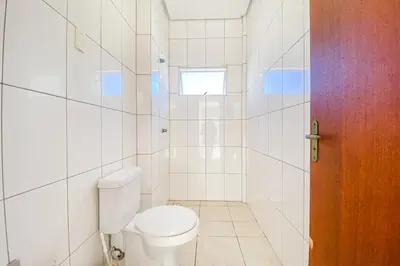 Uma casa de banho em Apto 2 Dorm sendo 1 suíte - 0428