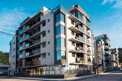 O edifício onde o apartamento está situado
