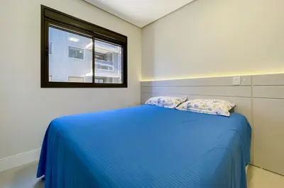 Uma cama ou camas num quarto em Praia de Palmas, 190m, Novo com Piscina - 0431