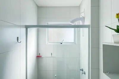 Uma casa de banho em Apartamento 450m do Mar, Piscina e Conforto - 0435