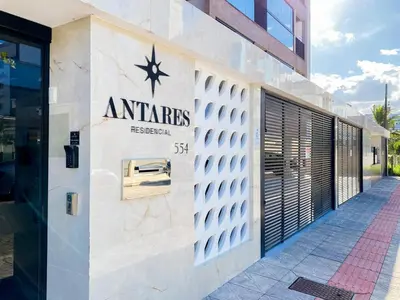 Um certificado, prémio, placa ou documento mostrado em Cobertura com Jacuzzi privativa - 0448