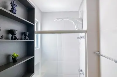 Uma casa de banho em Cobertura com Jacuzzi privativa - 0448
