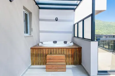 Uma vista geral da montanha ou uma vista da montanha a partir do apartamento