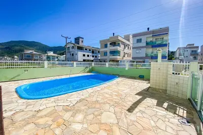 A piscina em ou perto de Amplo apartamento em residencial com piscina - 0455