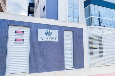O edifício onde o apartamento está situado