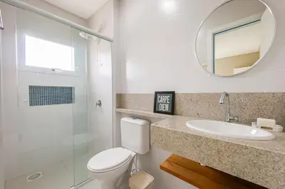Uma casa de banho em Curta a Praia de Palmas a 450m do mar! - 0323