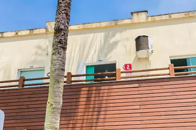 O edifício onde o apartamento está situado