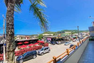 Uma vista geral da montanha ou uma vista da montanha a partir do apartamento