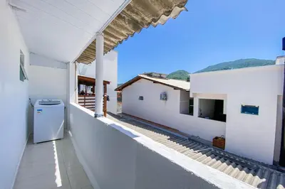 Uma vista geral da montanha ou uma vista da montanha a partir do apartamento