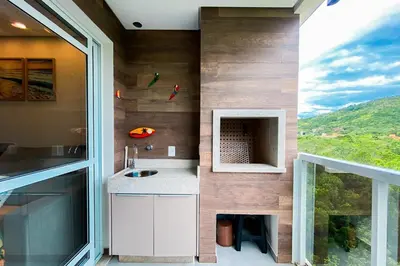 Uma vista geral da montanha ou uma vista da montanha a partir do apartamento