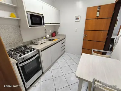 A cozinha ou kitchenette de A una cuadra del mar en Meia Praia - Itapema sc