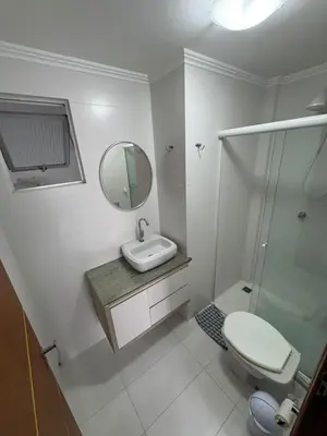 Uma casa de banho em A una cuadra del mar en Meia Praia - Itapema sc