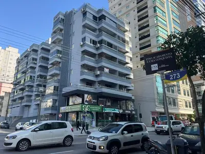 O edifício onde o apartamento está situado