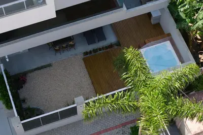 Um jardim no exterior de Mariscal Garden