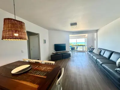 Uma televisão e/ou sistema de entretenimento em Achei Itapema • Príncipe da Beira, R.277